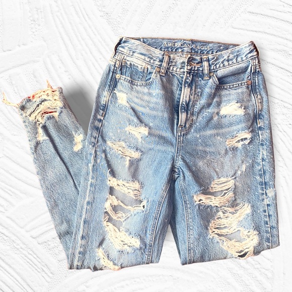 AMERICAN EAGLE HIGH RISE RIPPED MOM JEAN - size 00 (runs big) 🦋 - Picture 2 of 4